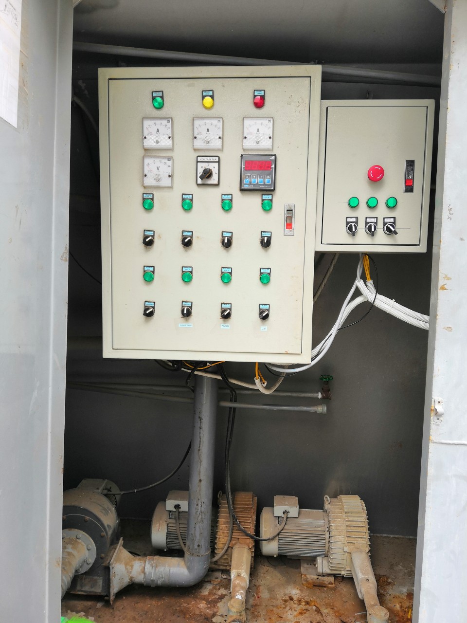 tủ điện điều khiển hệ thống xử lý nước thải sinh hoạt 